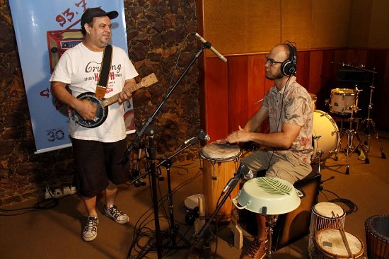 Pedrinho Callado e o percussionista Rafael Barros (Foto Camila Lima/ Portal Cultura)